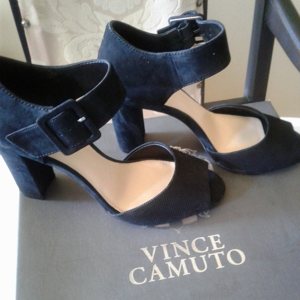 VINCE CAMUTO - Picture 2 of 6